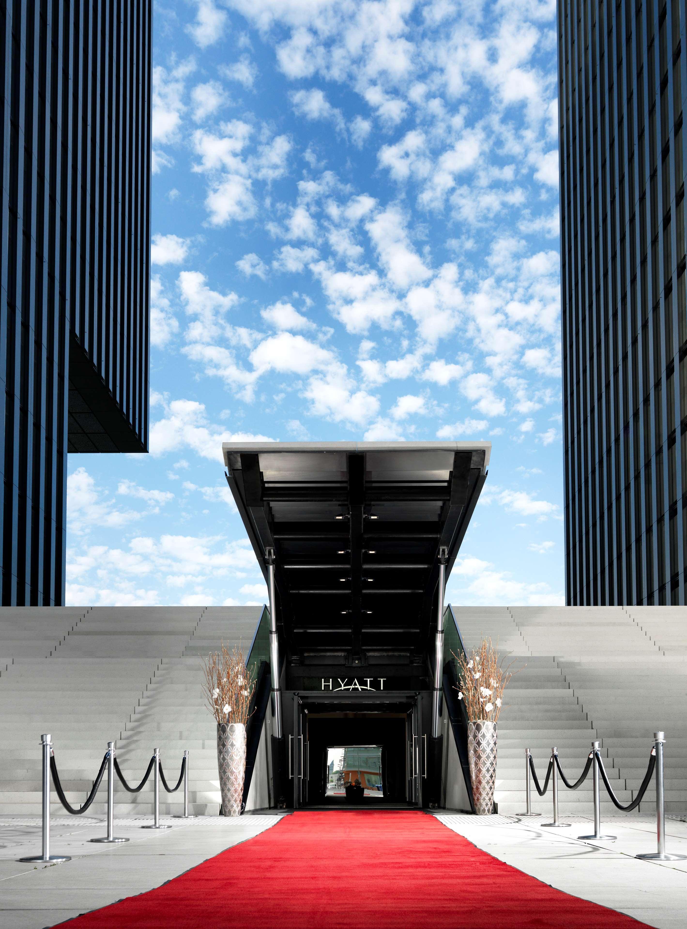 Hyatt Regency Dusseldorf Hotel Exterior photo